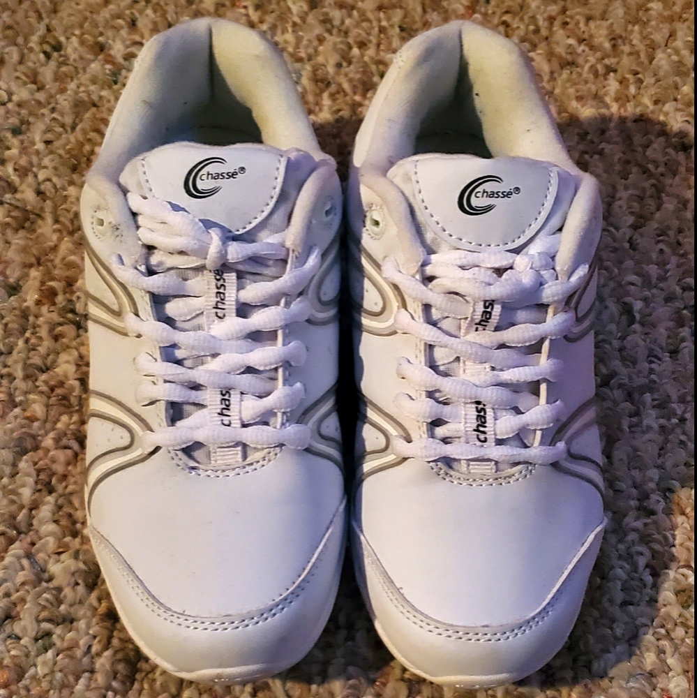Chasse Sz 5 White Tennis/Cheer Shoe